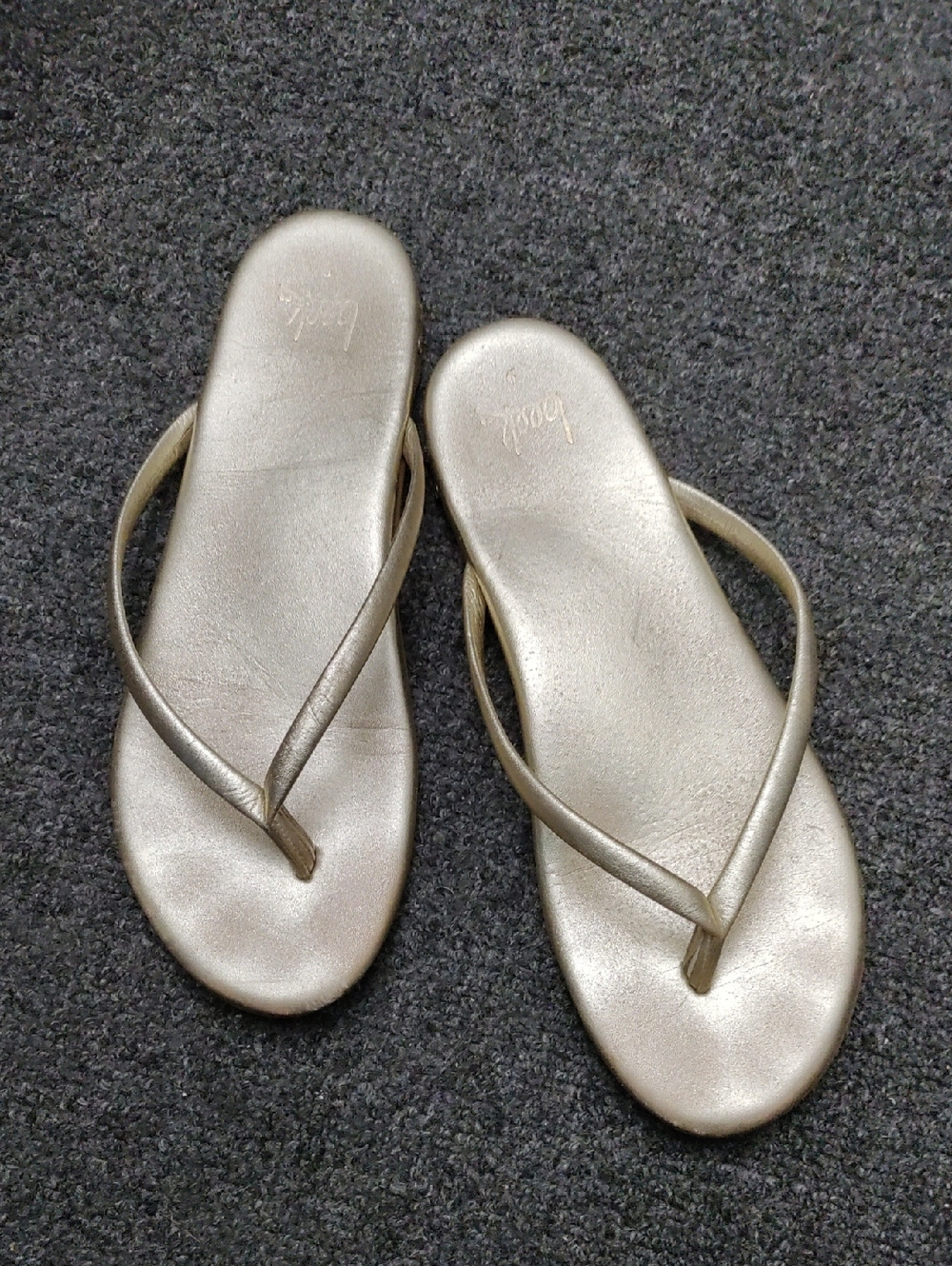 beek Metallic Gold Women’s Flip Flop Sandals